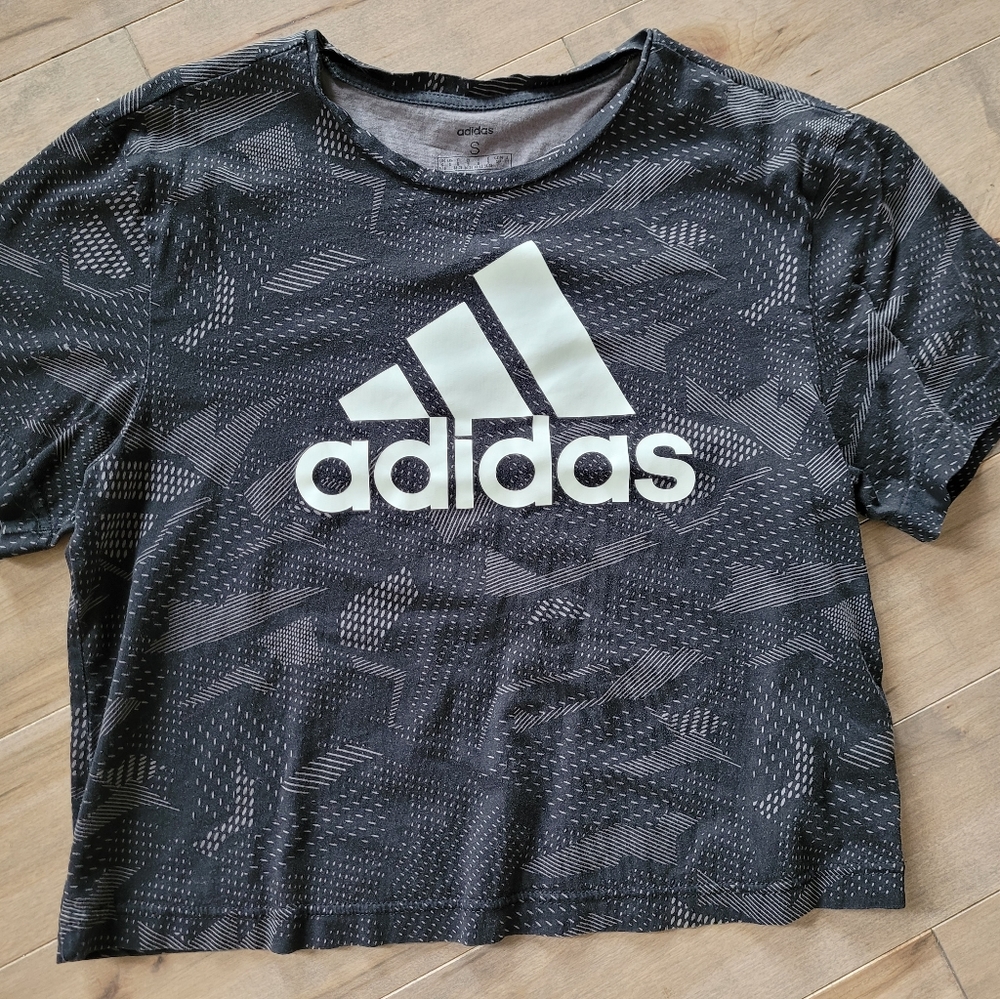 Adidas crop tshirt women size S small
